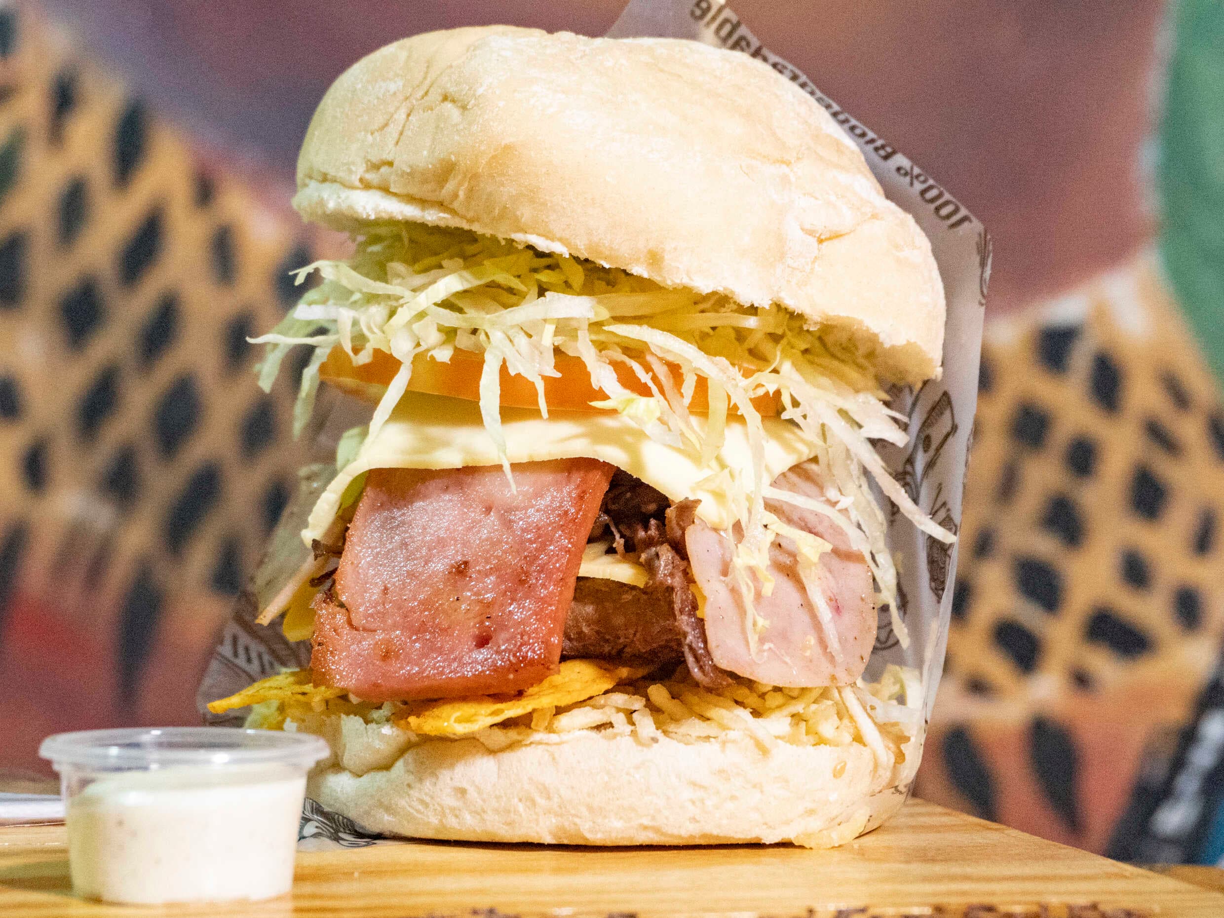 Hamburguesa la Mulata + Papas Doble porción