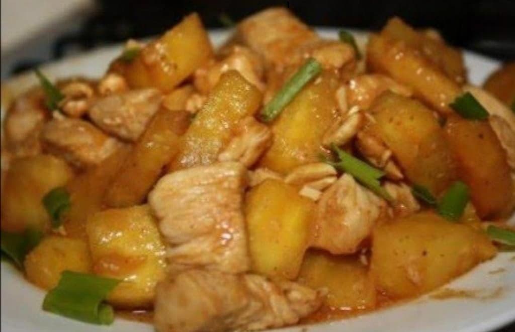 Pollo con Fruta Durazno y Piña