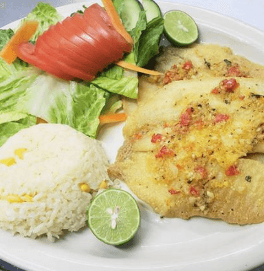Pescado al Mojo de Ajo + Agua Fresca.