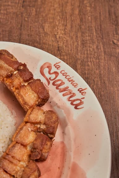 Chicharrón con Arepa