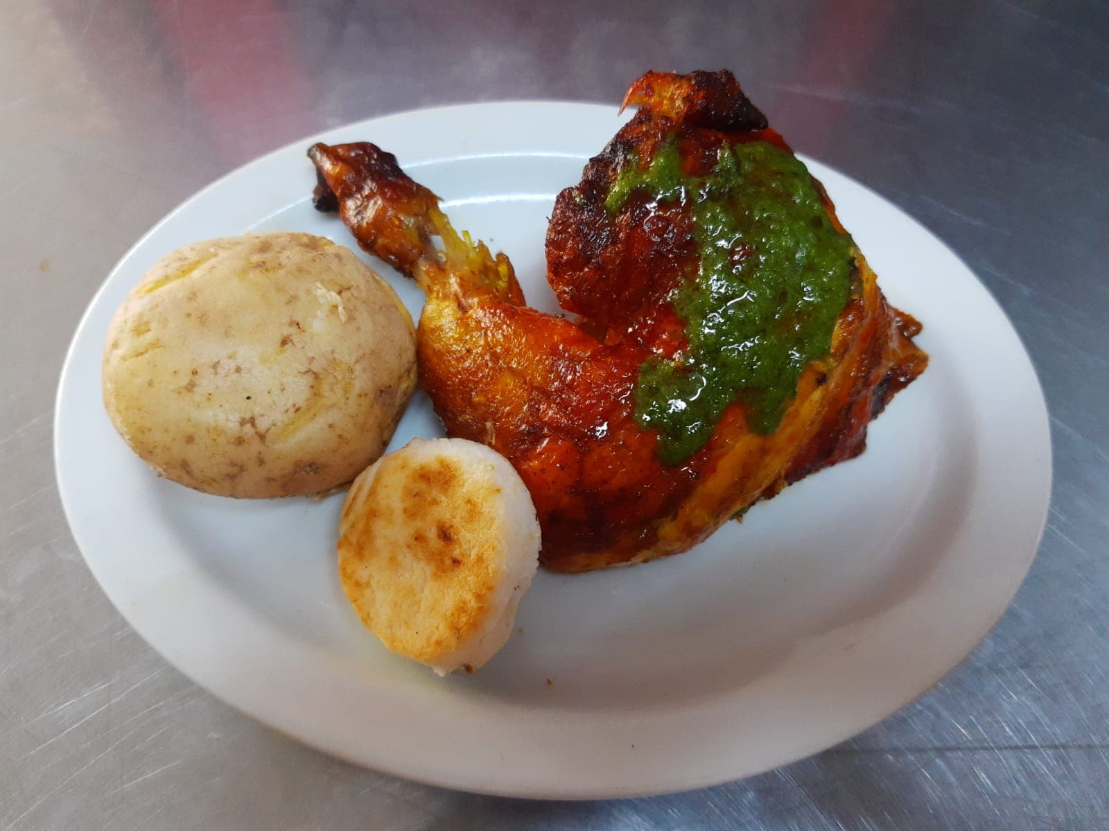 Combo 1/4 Pollo + Papas + gaseosa 250 ML