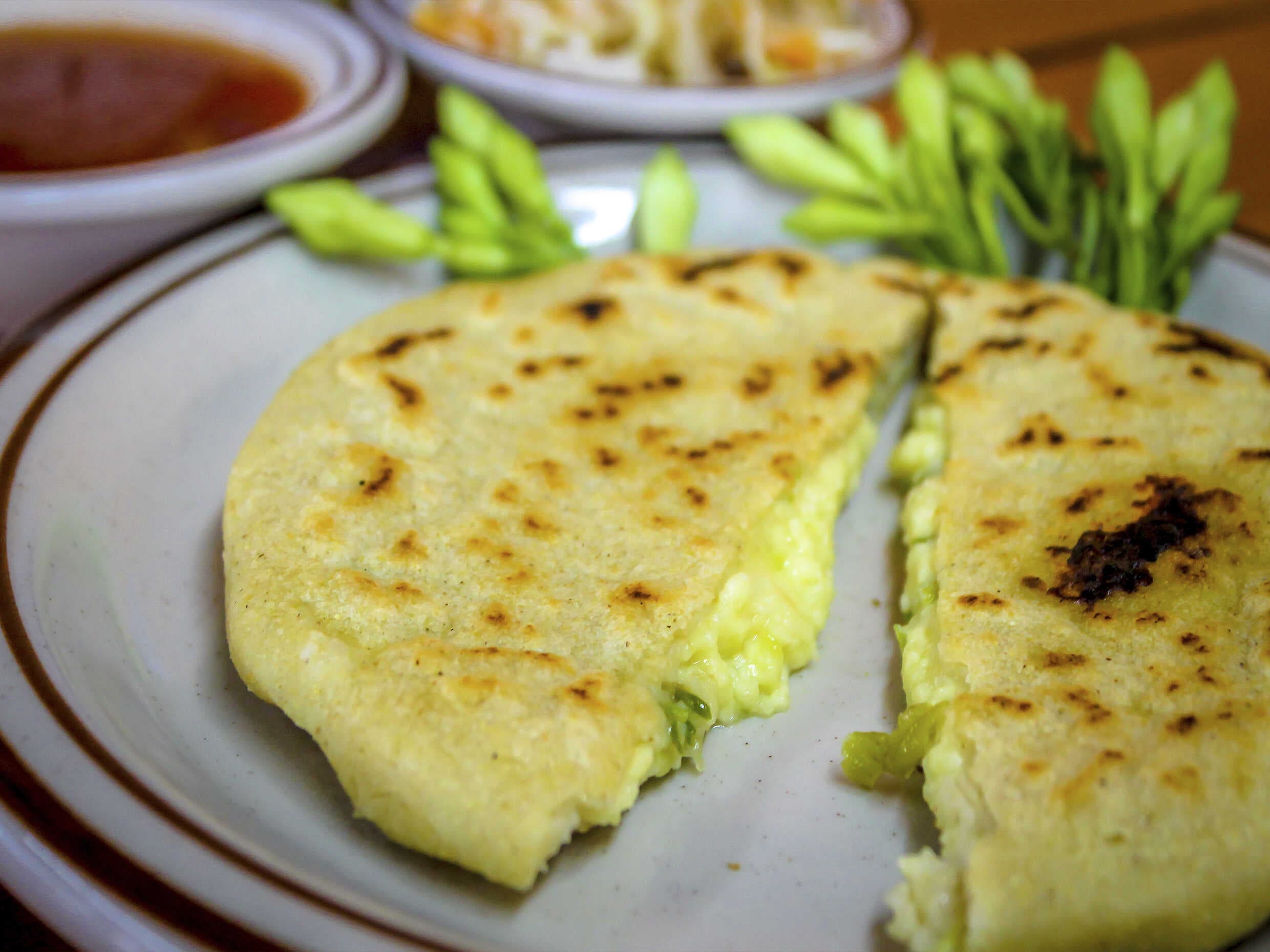 Pupusa con Loroco