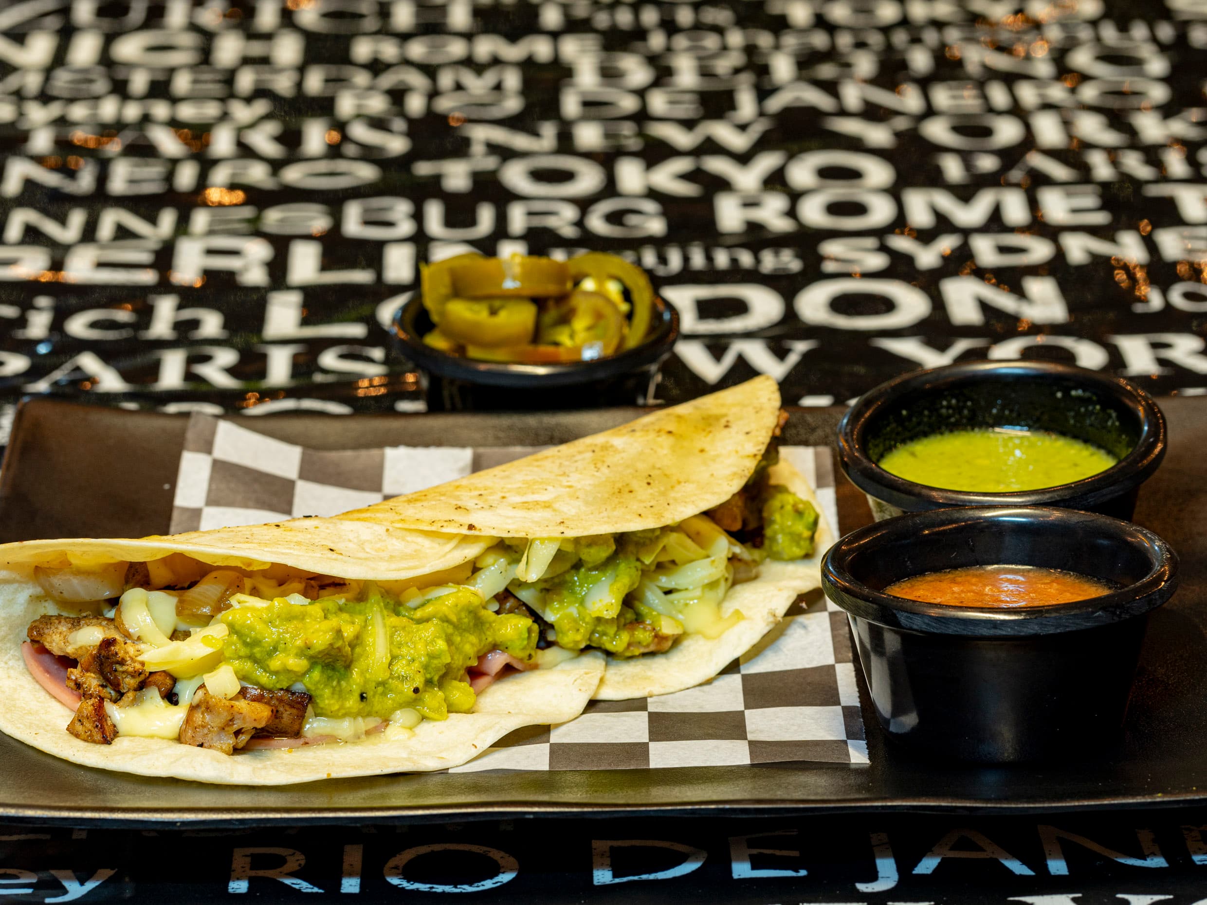 Burritaco con guacamole