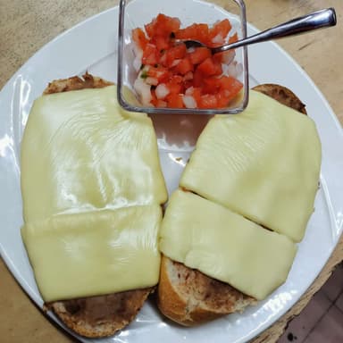 Desayuno de Molletes