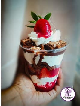 Fresas con Crema y Brownie