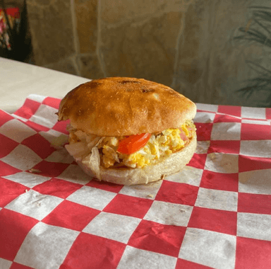 Lonche de Huevo con Tocino