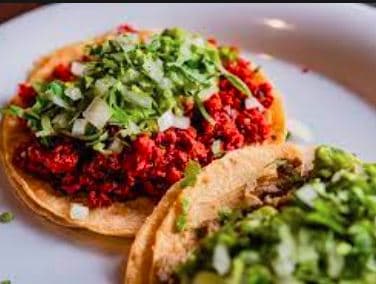 Taco de Longaniza con Tortilla de Maíz Chica