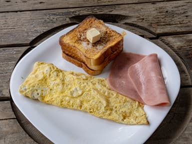 Pan Frances con Huevo y Jamón