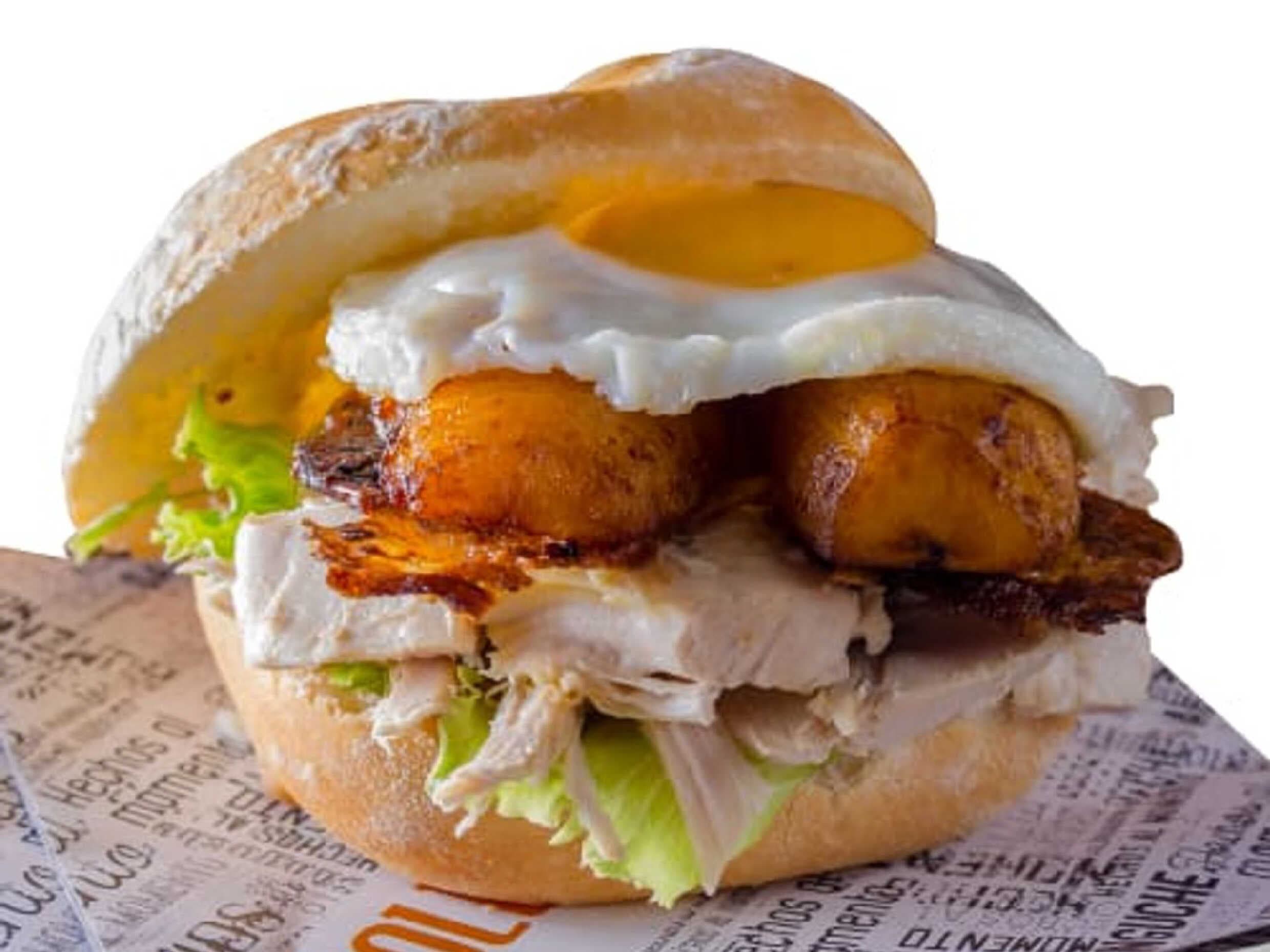Sánguche Pollo a la Brasa a lo Pobre