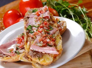 Molletes de Jamón