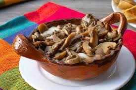 Champiñones on Queso