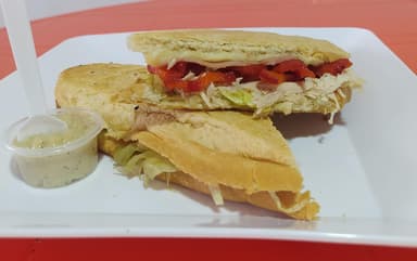 Sándwich de Pollo y Tocineta