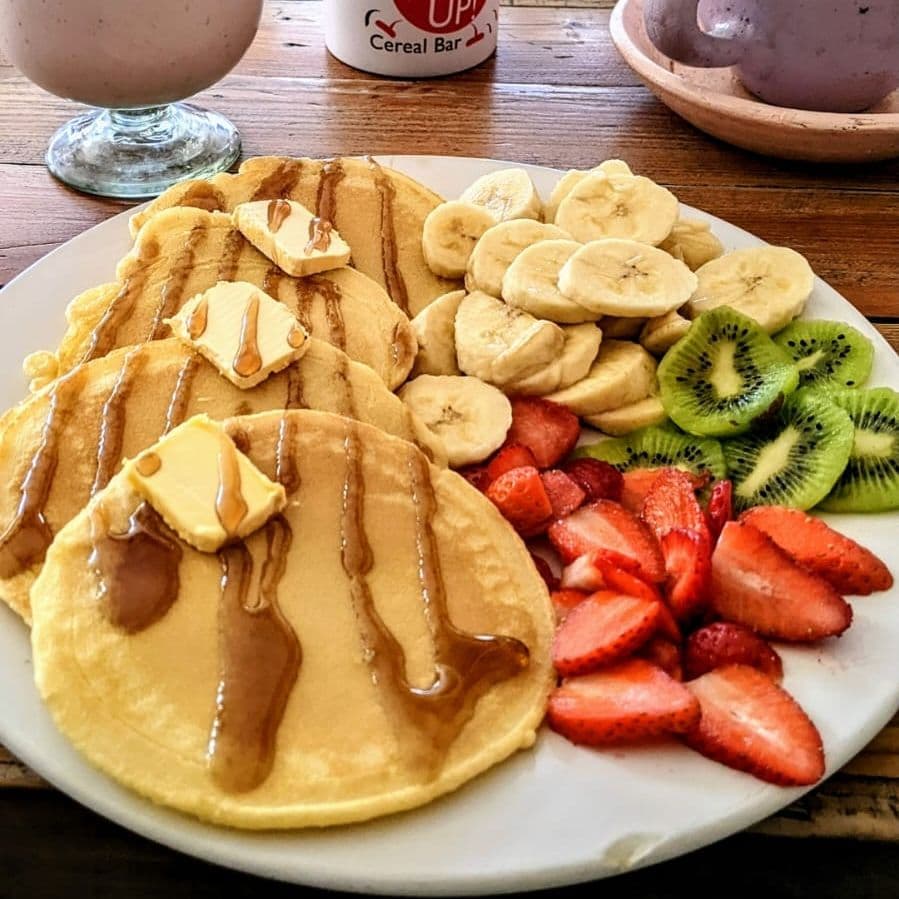 Hot Cakes con Fruta