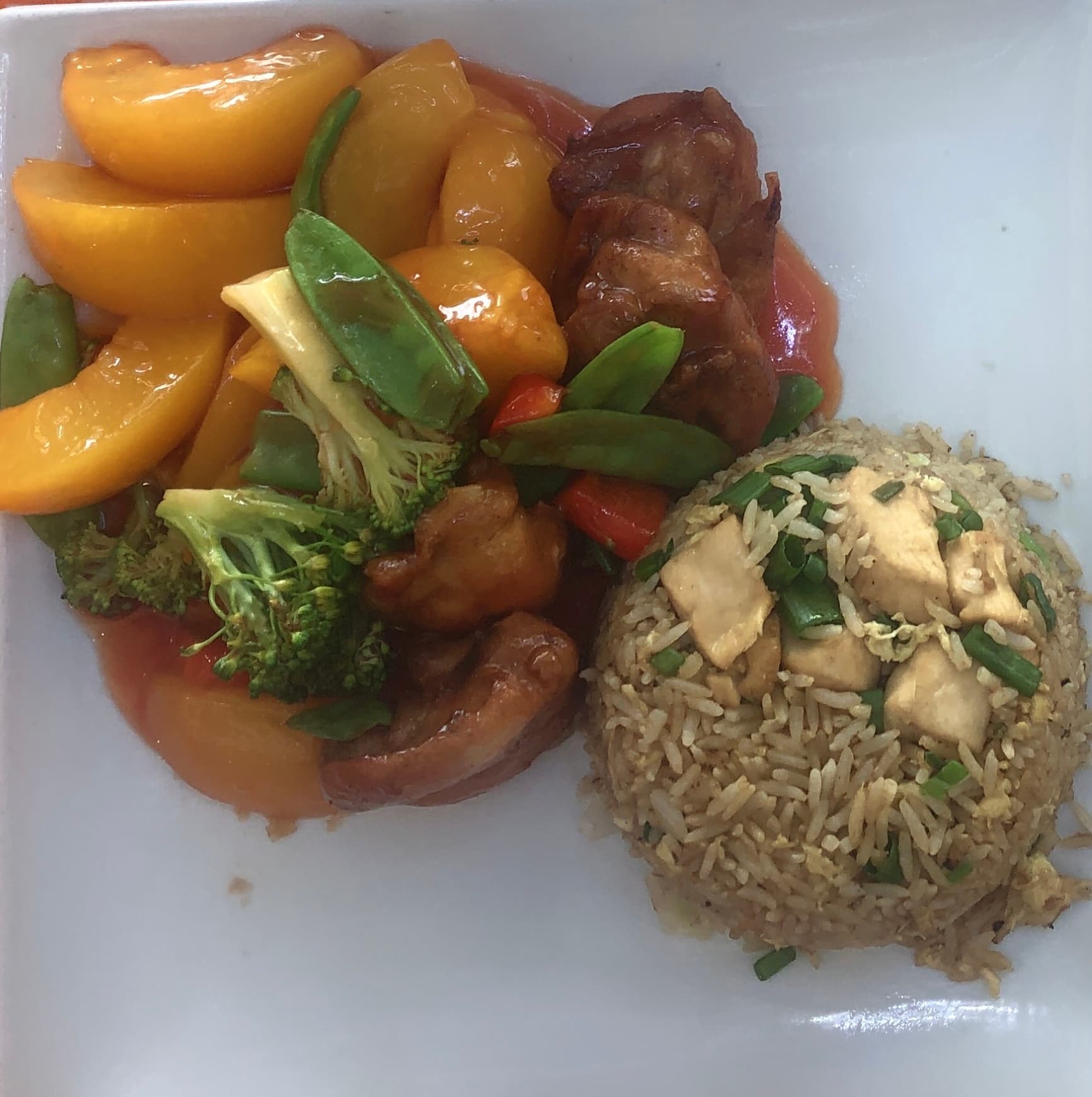 Pollo con Durazno Dulce más Chaufa