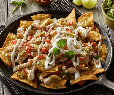 CHILAQUILES VERDES CON POLLO