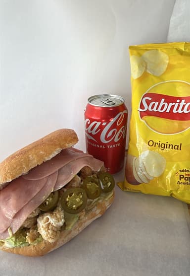Lonche Aguacatoso de Jamón y Chicharrón Combo
