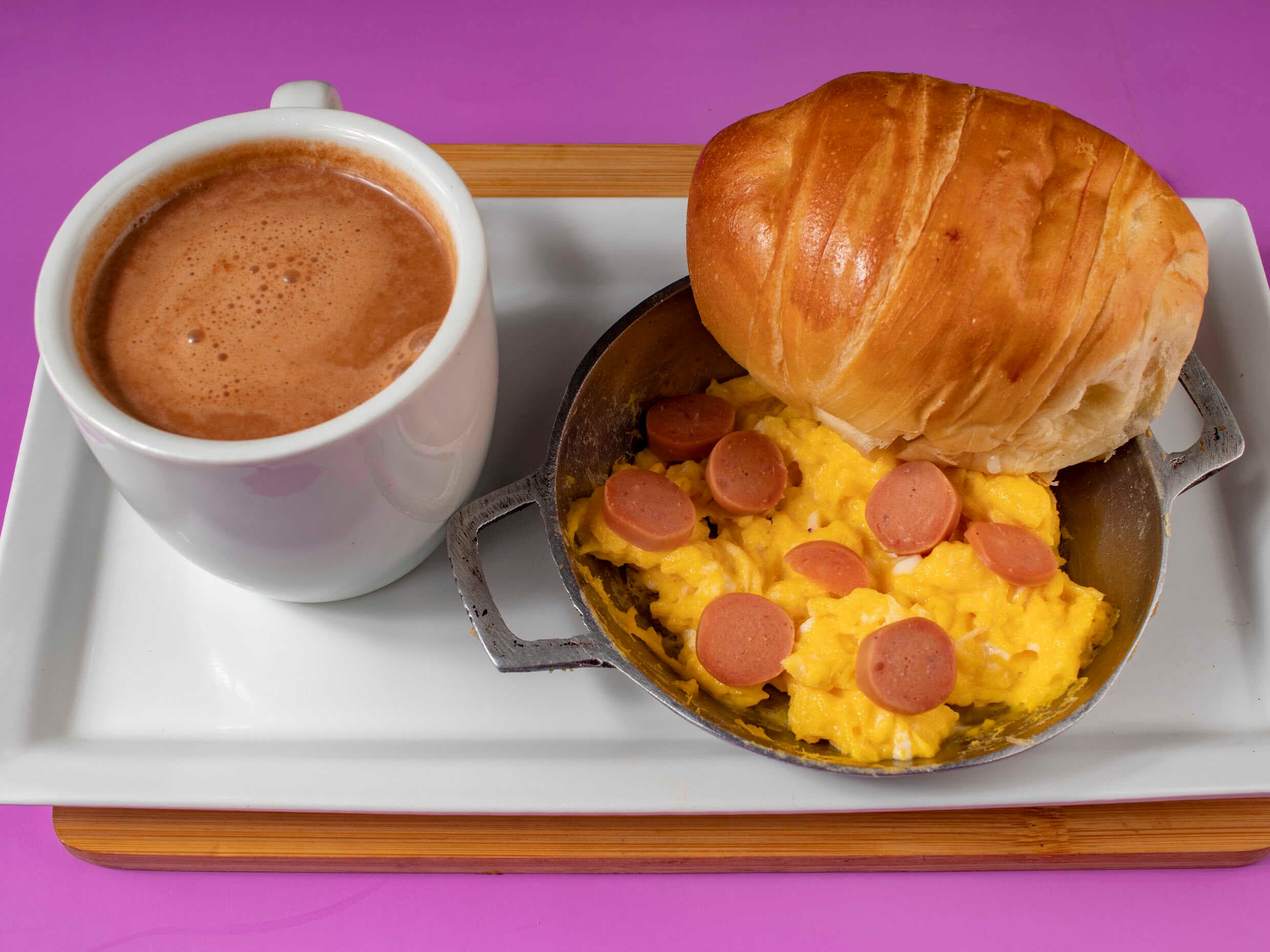 Combo Desayuno Huevos con Salchicha