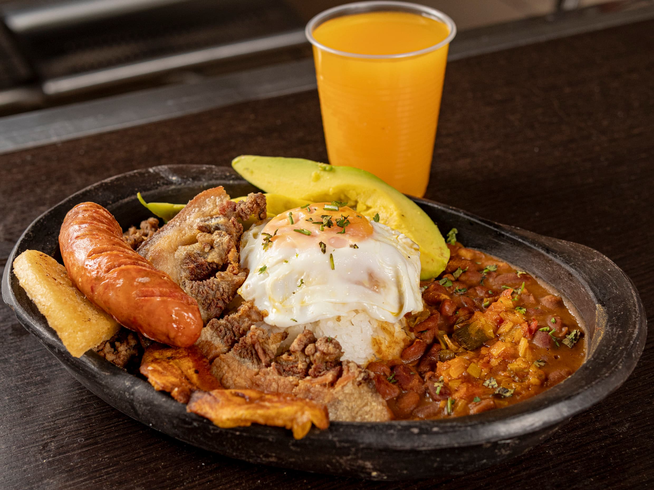Combo Bandeja Paisa + Jugo del Dia