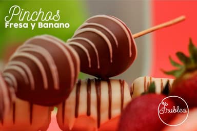 Pincho de Banano y Fresas