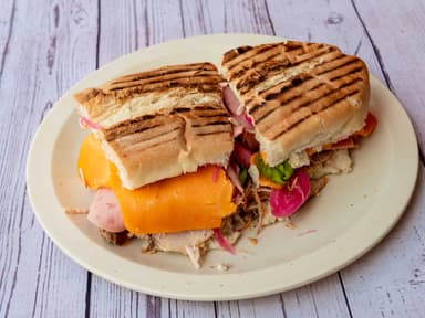 Torta Pierna, Jamón y Queso