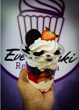 Fresas con Crema y Oreo.