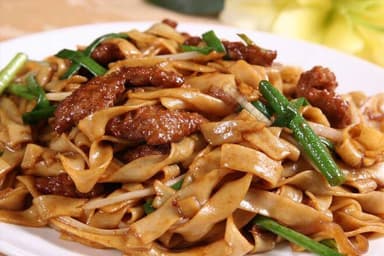 49. Sa Ho Fan frito con carne de res