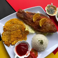 Combo-Tilapia+1/2 Pollo + Bebida + Acompañante