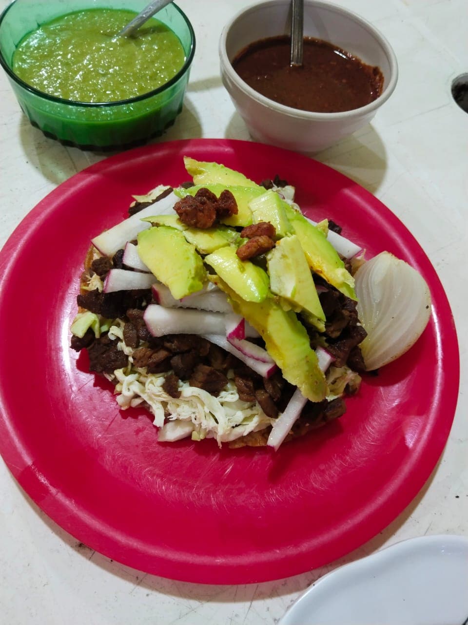 Tostada Oaxaqueña de Asada con Deshebrada