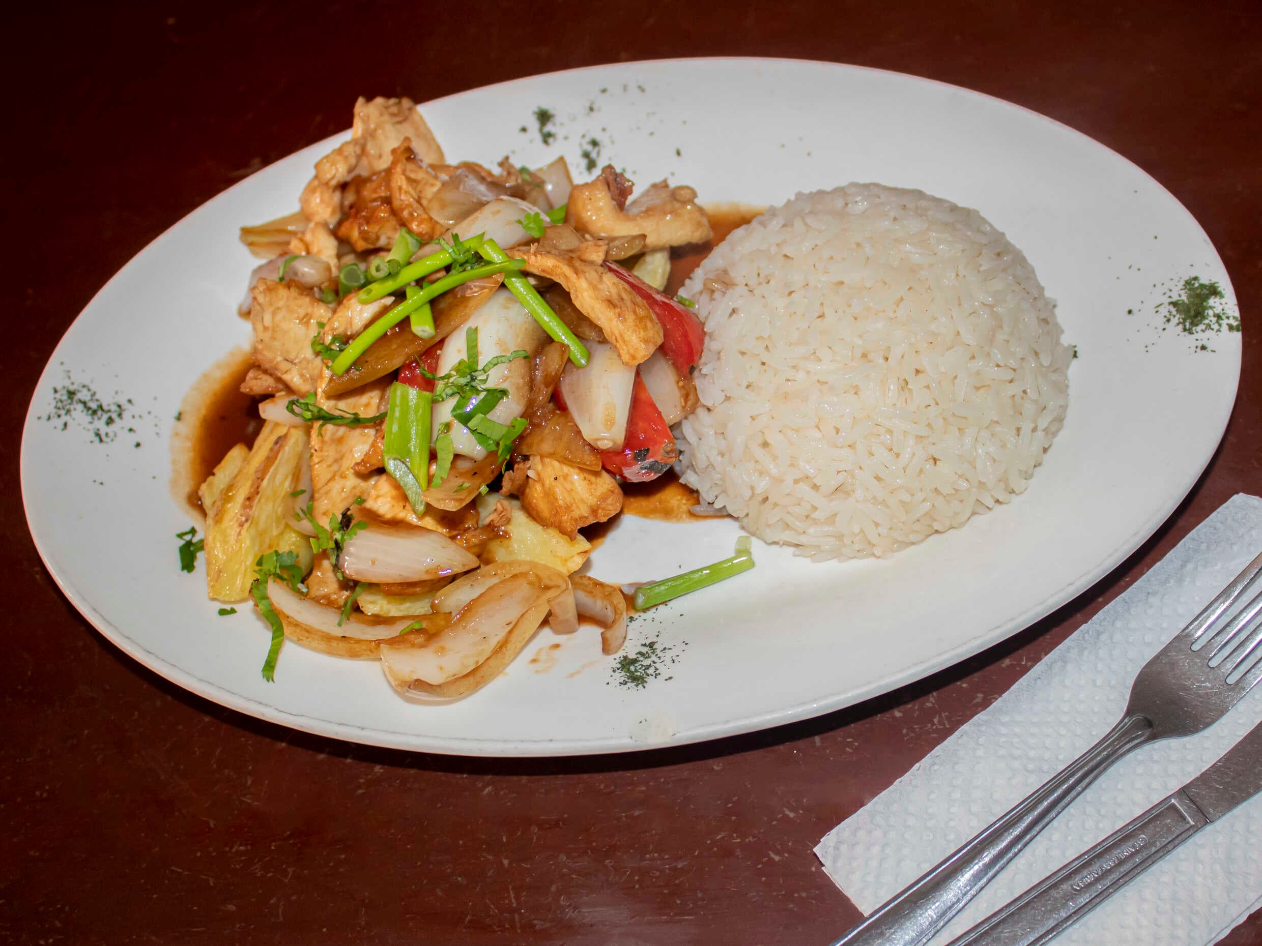 Pollo Saltado Criollo