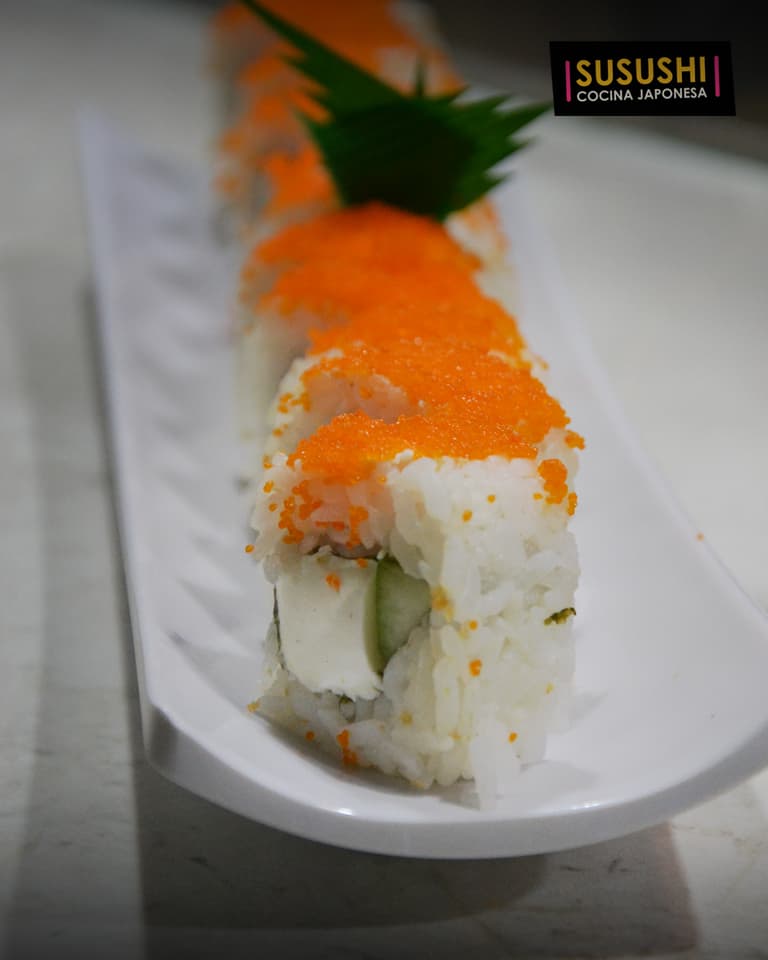 Philadelphia Especial con Masago (maki)