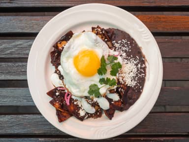 Chilaquiles con Mole