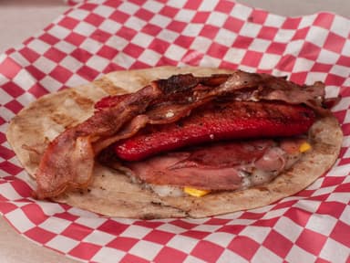 Salchicha Asada con Tocino