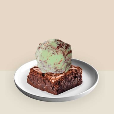 Brownie con Helado de Menta Chocolate