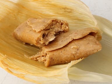 Tamal de Pollo con Salsa Verde