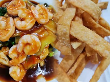 Chow mien con camarones Entero
