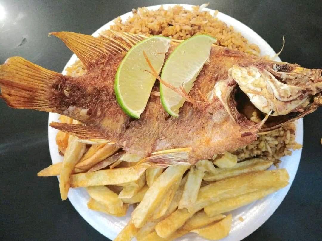 Combo Personal Arroz Mojarra & Papitas