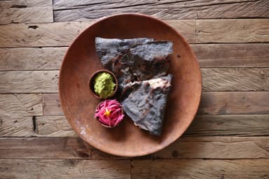 Tlayuda con Tasajo o Cecina