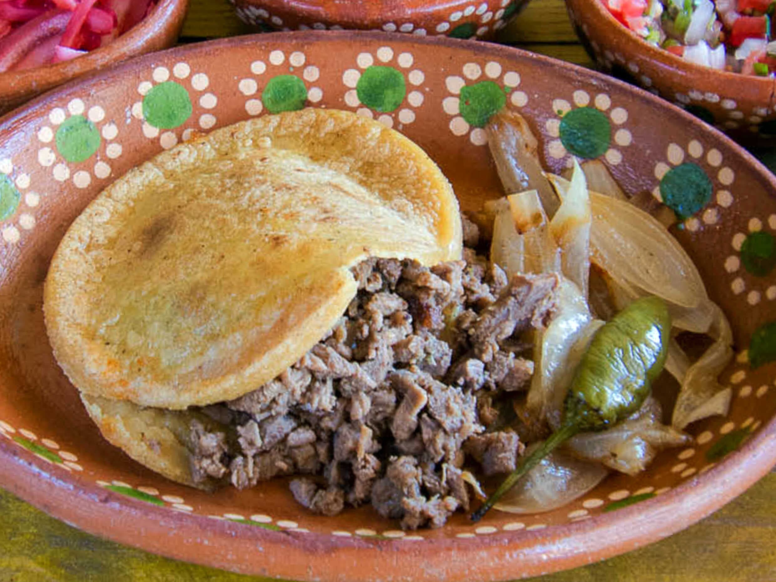 Gordita de Carne con Chile