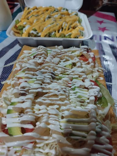 Chicharrón Con Cueritos