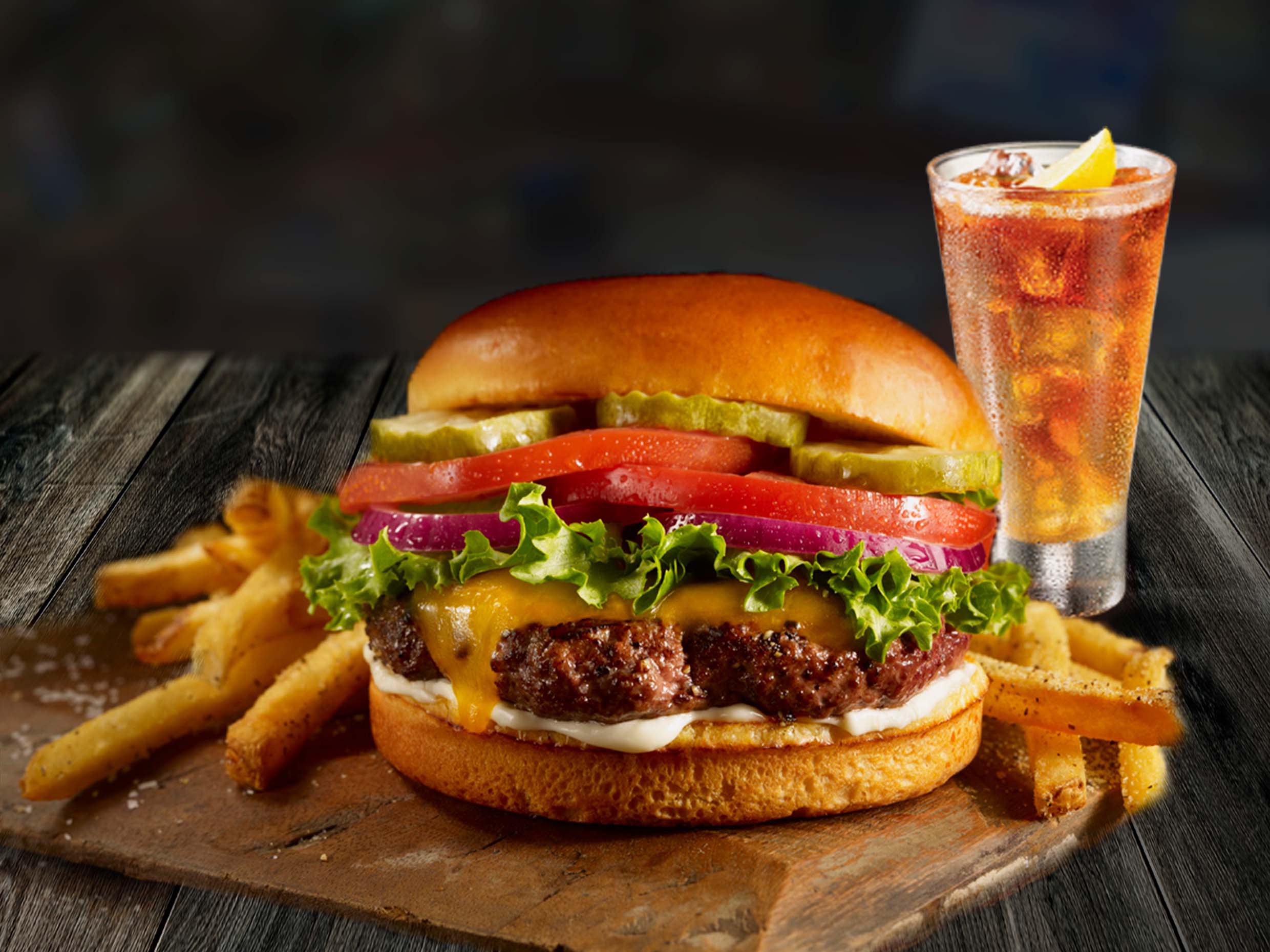 Fridays™ Burger y Bebida