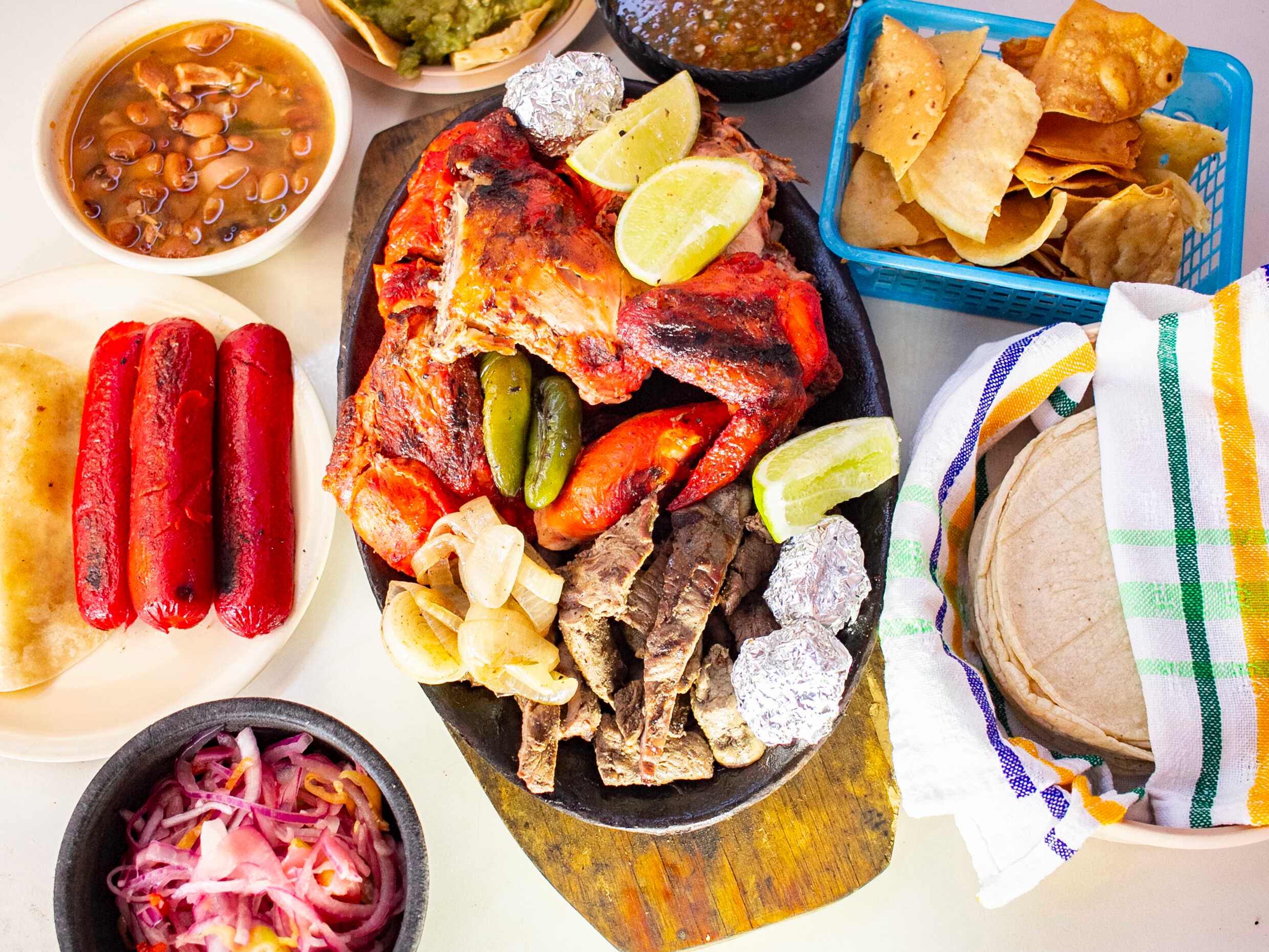 1 Pollo Asado frijoles charros, salsa, tortillas