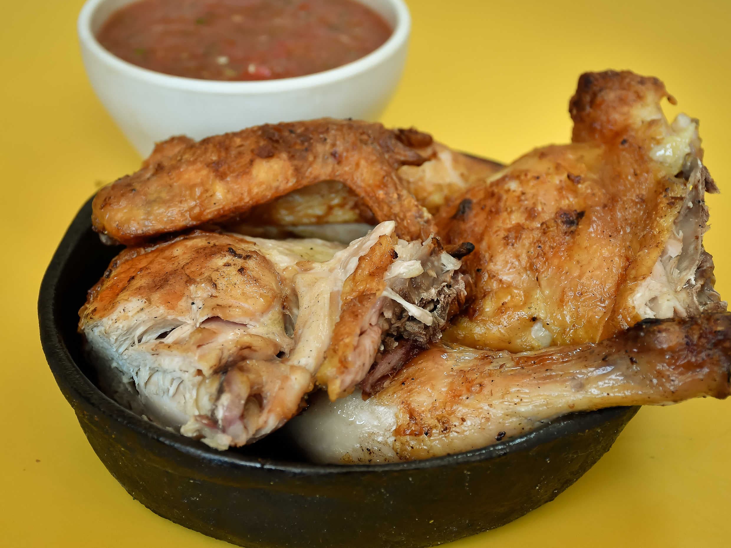 4 Piezas de pollo asado