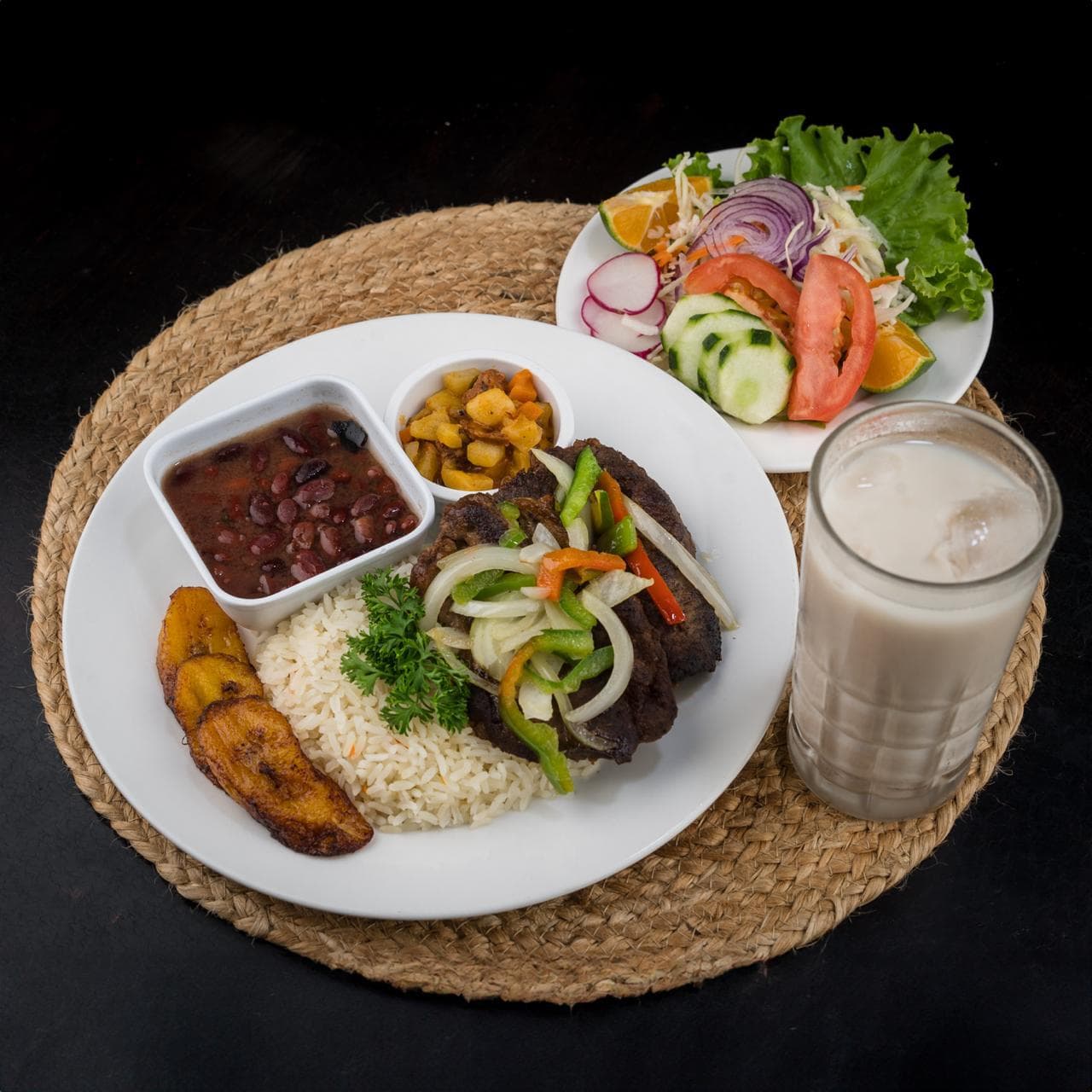 Casado + Ensalada + Refresco