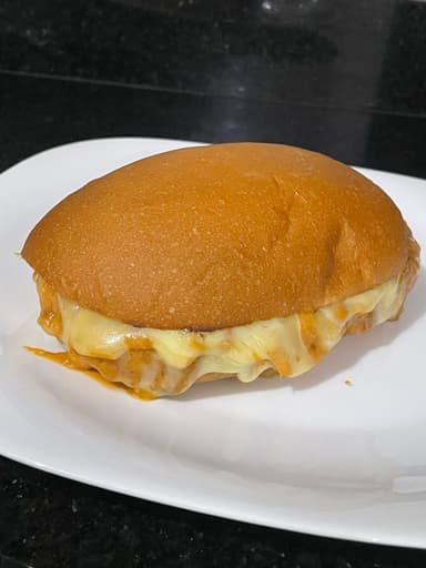 Mollete de Frijoles Puercos con Extra Queso