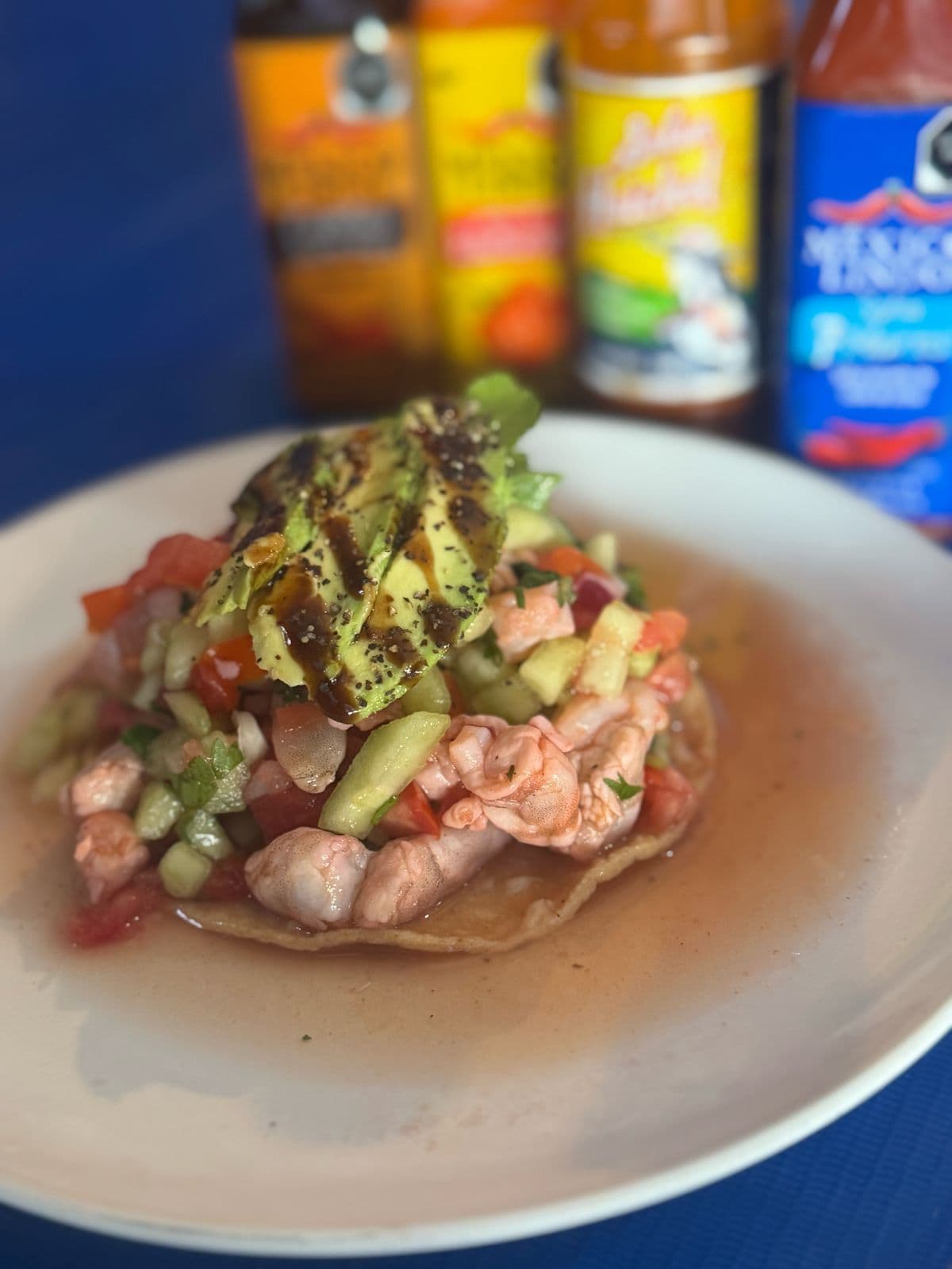 Tostada con Ceviche de Camarón