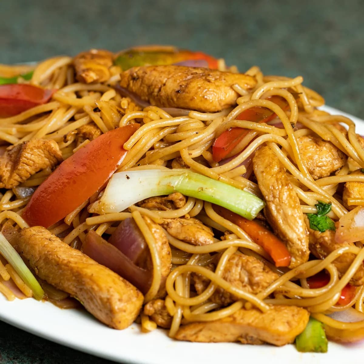 Tallarín Criollo de Pollo