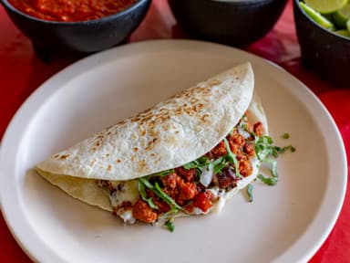 Quesadilla de bistec adobado