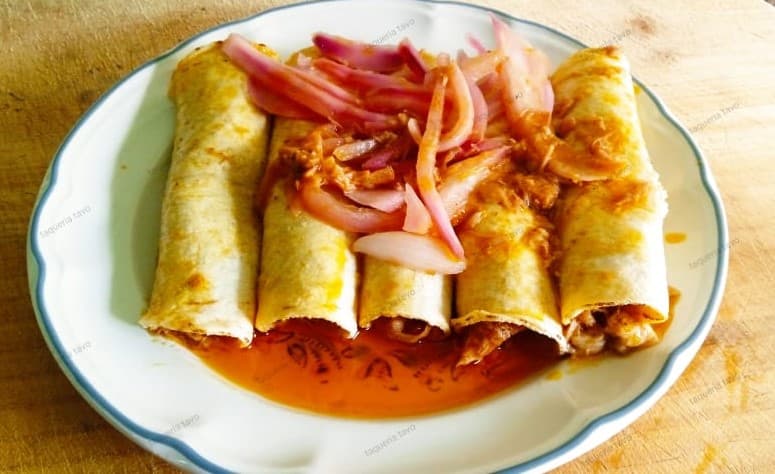 ORDEN DE TACOS DE PIBIL