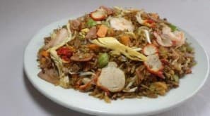 Chow Fan Mixto Mediano.