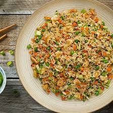 Arroz frito con vegetales